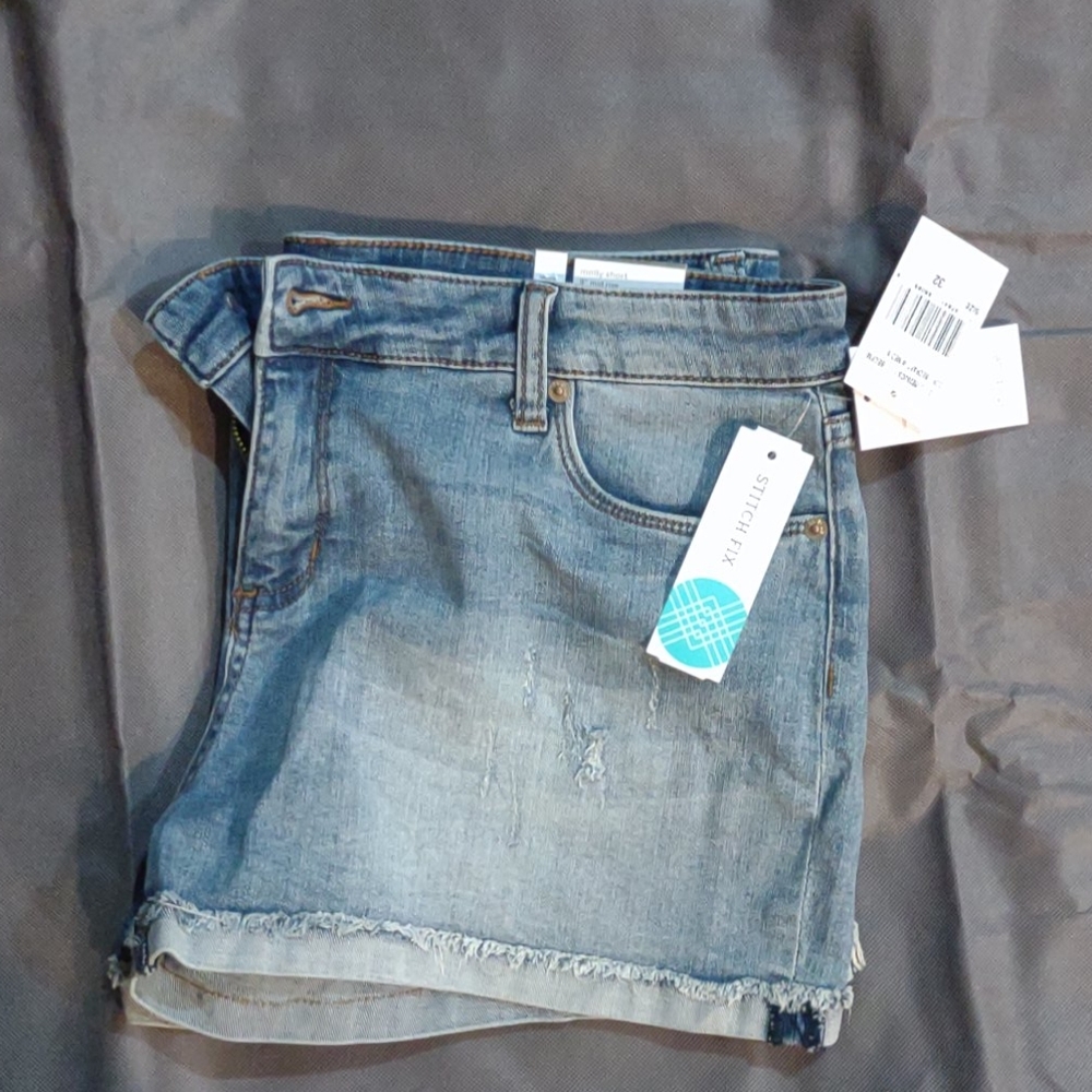 NWT STS Blue size 32 shorts